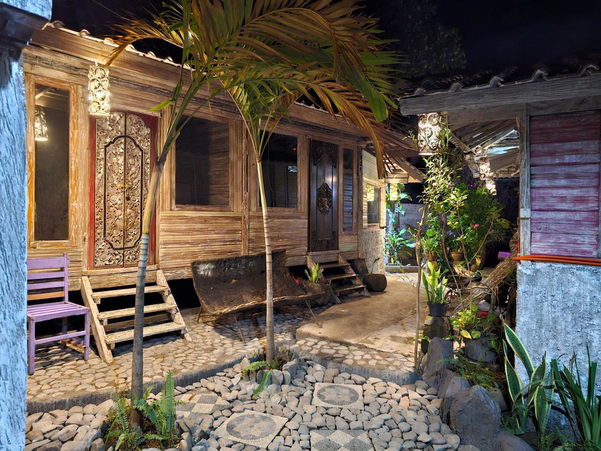 Funky Place Lovina  Exterior photo
